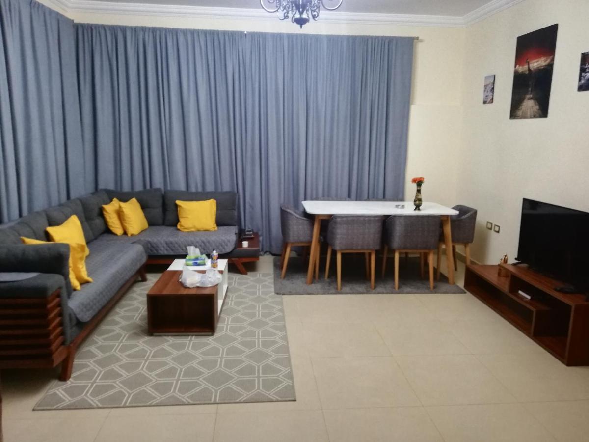 Ferienwohnung Hidden Gem With Pool Access In New Kairo Exterior foto